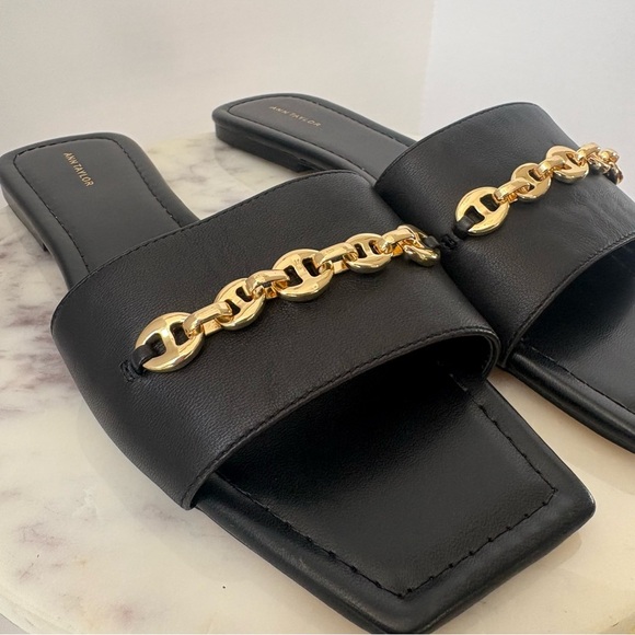 Ann Taylor Black Leather Slide Sandals Gold Chain Detail Size 10M - Picture 5 of 14